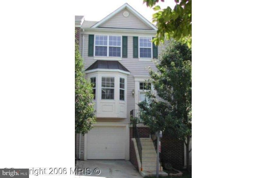 Great Value!...SPACIOUS GARAGE TOWNHOUSE BACKING TO COMMON AREA...GRANITE & NEW STAINLESS STEEL APPLIANCES...A/C 2013...HWH 2013...NEW CARPET UPSTAIRS...OWNER'S SUITE HAS LUXURY BATH WITH SEPARATE SHOWER & SOAKING TUB...DECK...FENCED BACKYARD...WALK TO POOL, TENNIS, & BASKETBALL...CLOSE TO OUTLETS, BEST BUY, HOME DEPOT, LOTS OF SHOPPING & RESTAURANTS