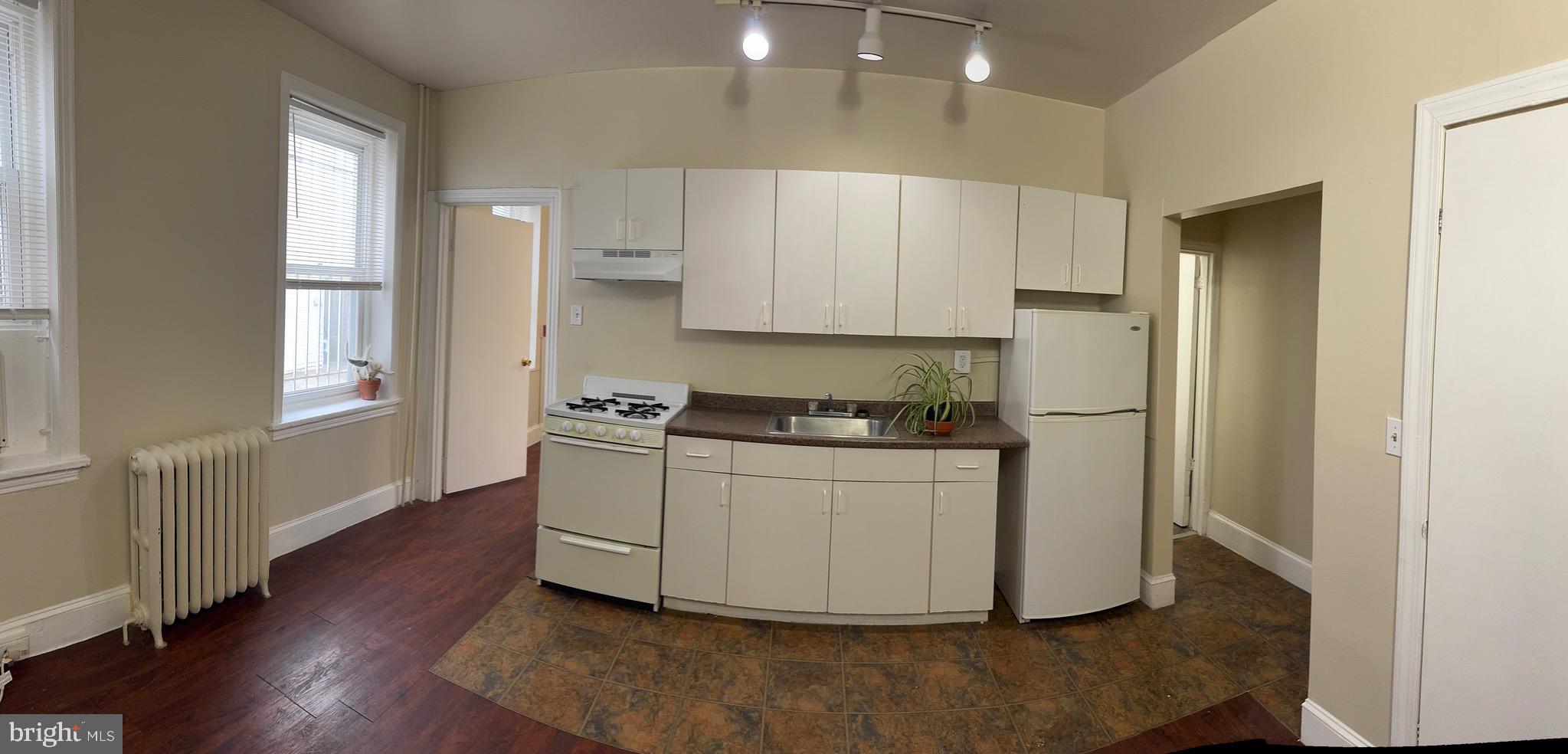 GRADUATE HOSPITAL - Commercial Sale