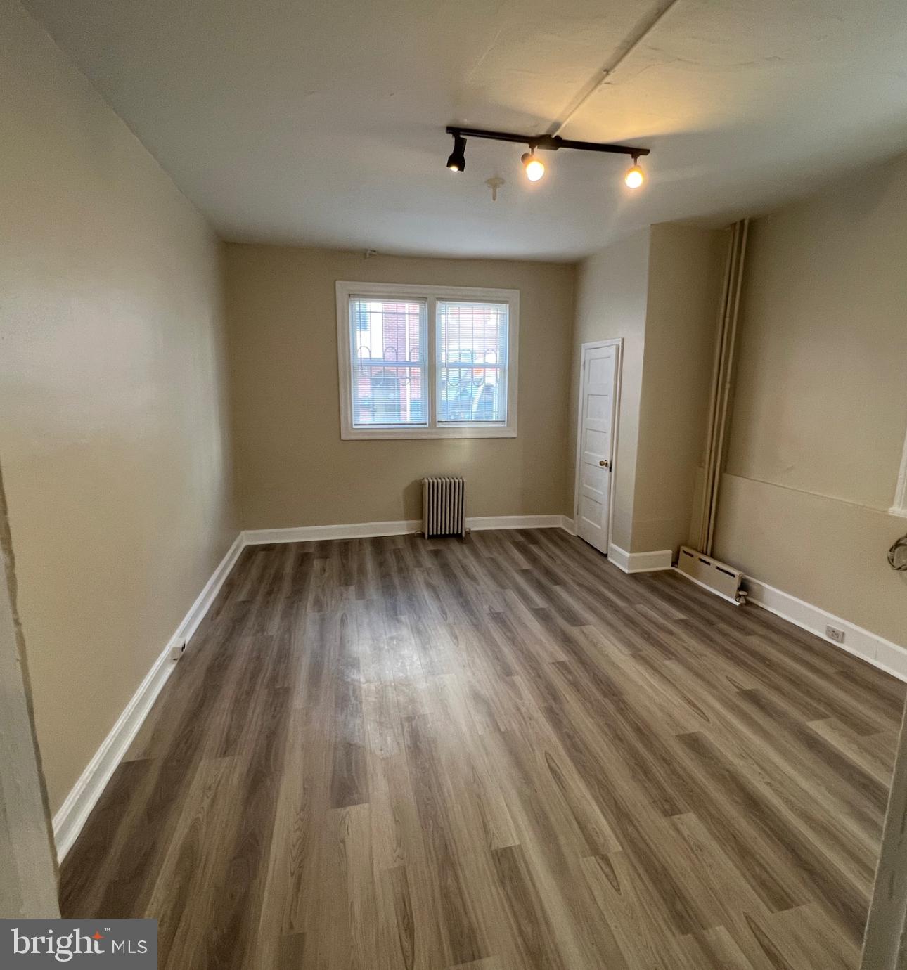 GRADUATE HOSPITAL - Commercial Sale