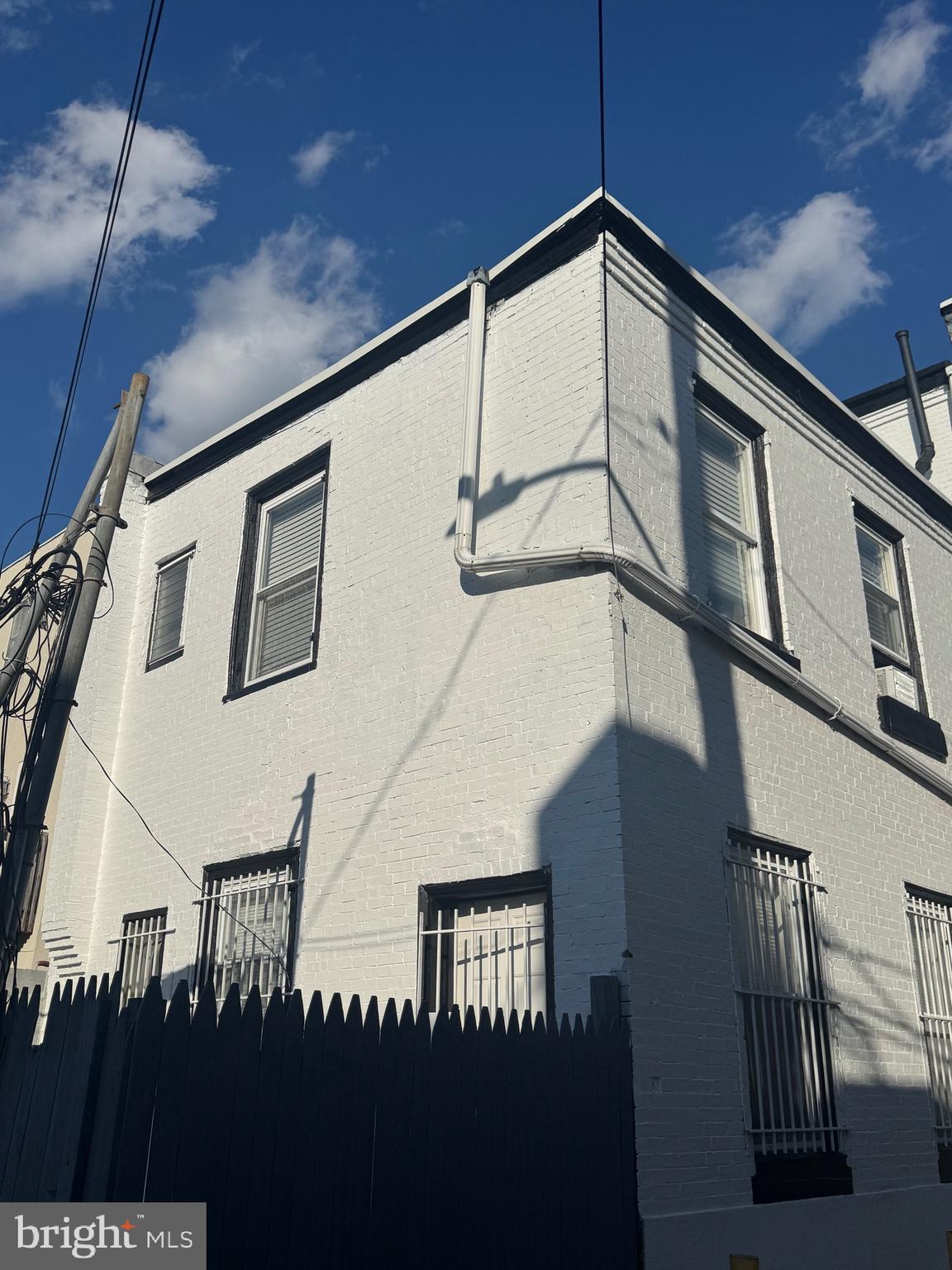 GRADUATE HOSPITAL - Commercial Sale