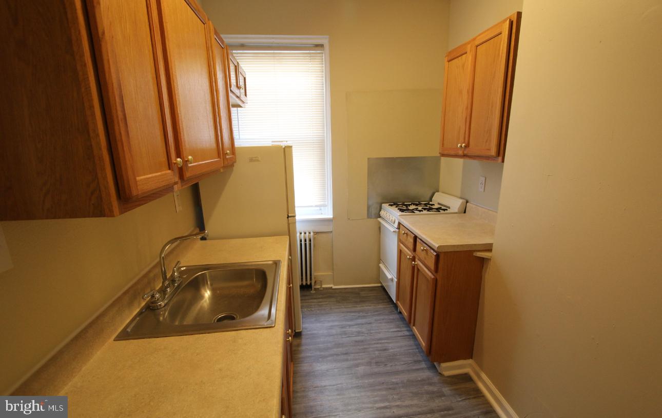 GRADUATE HOSPITAL - Commercial Sale