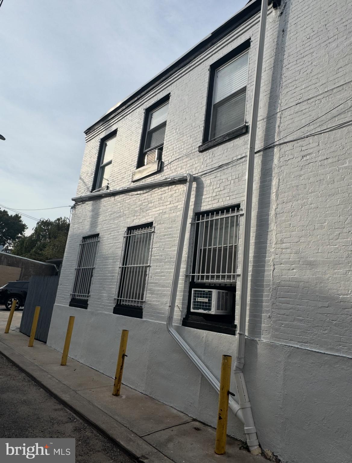 GRADUATE HOSPITAL - Commercial Sale