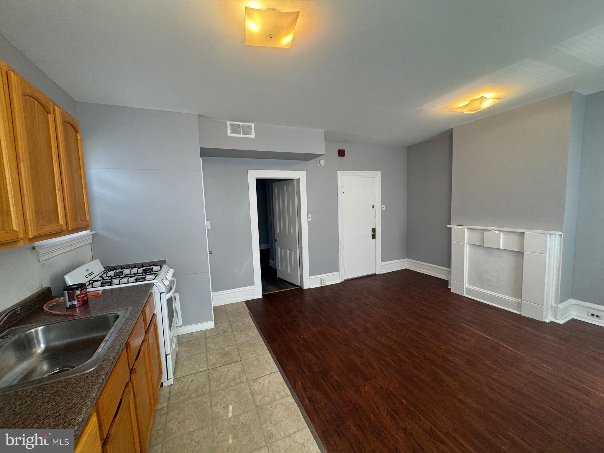 GRADUATE HOSPITAL - Commercial Sale