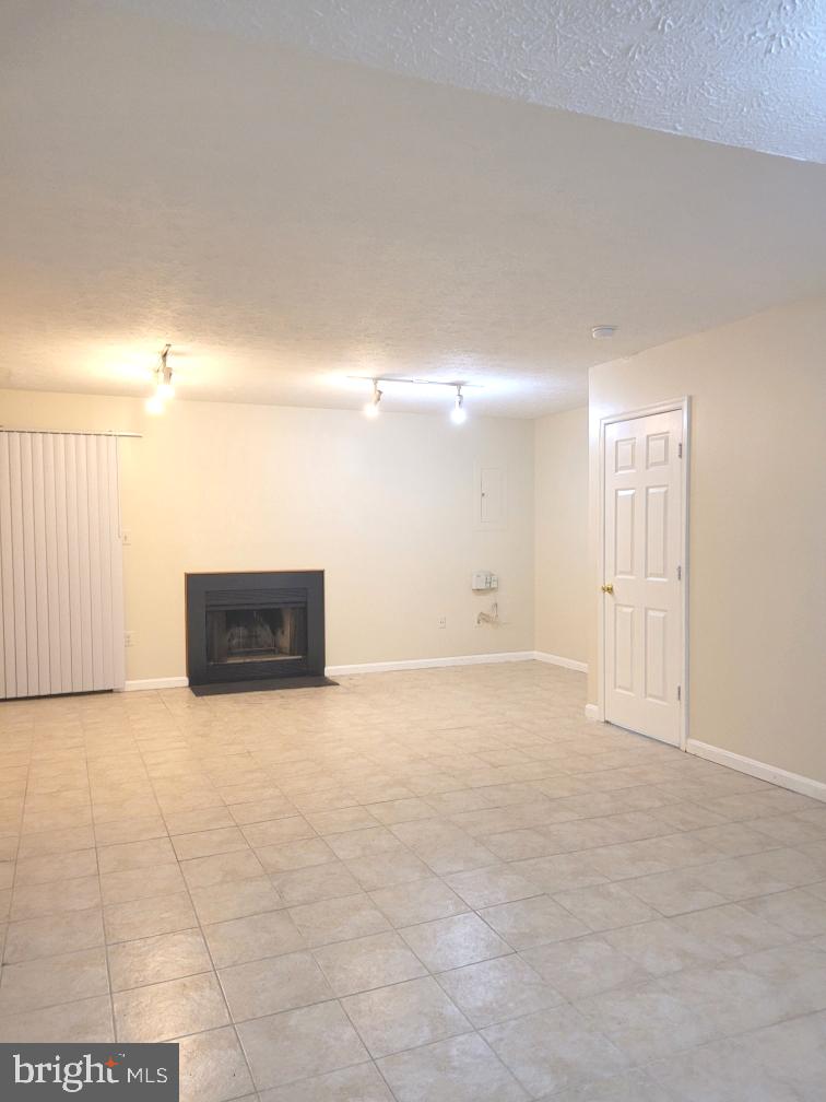 WINDSOR GREEN - Residential Lease