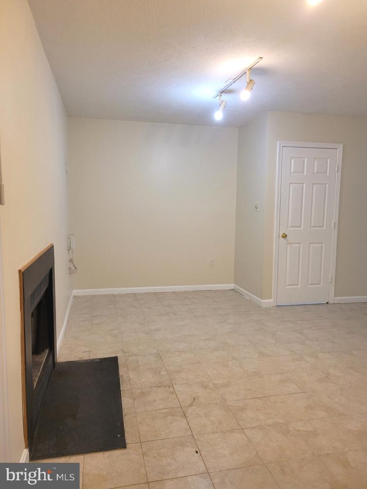 WINDSOR GREEN - Residential Lease