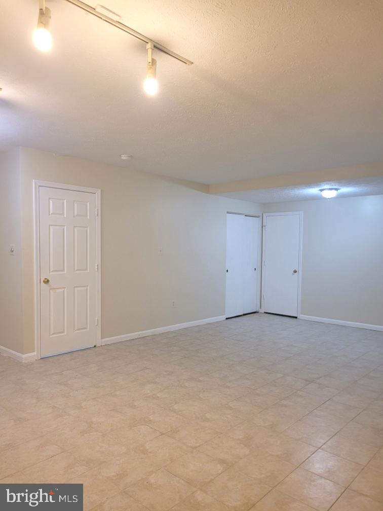 WINDSOR GREEN - Residential Lease