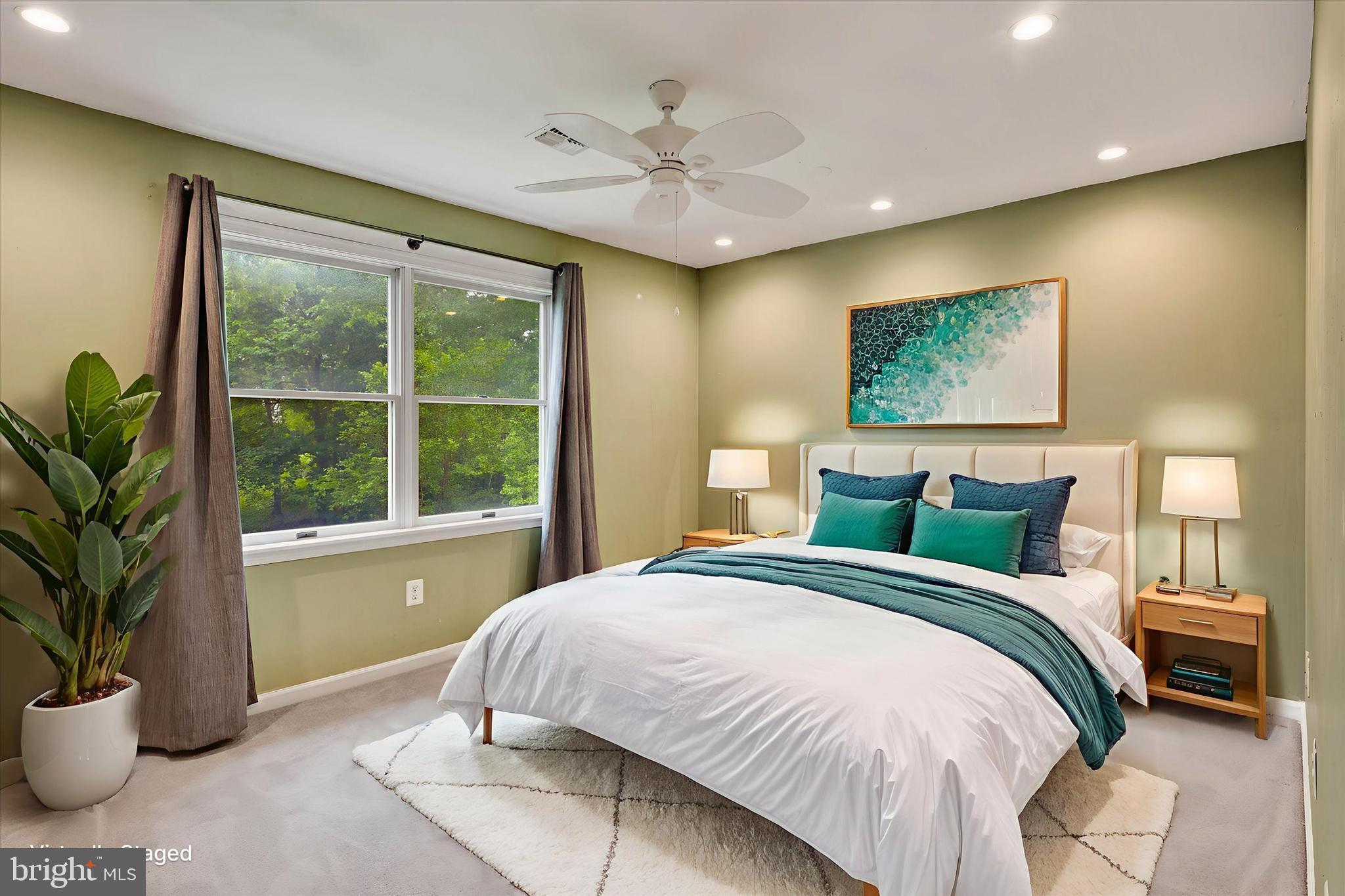 IRONBRIDGE EST - Residential