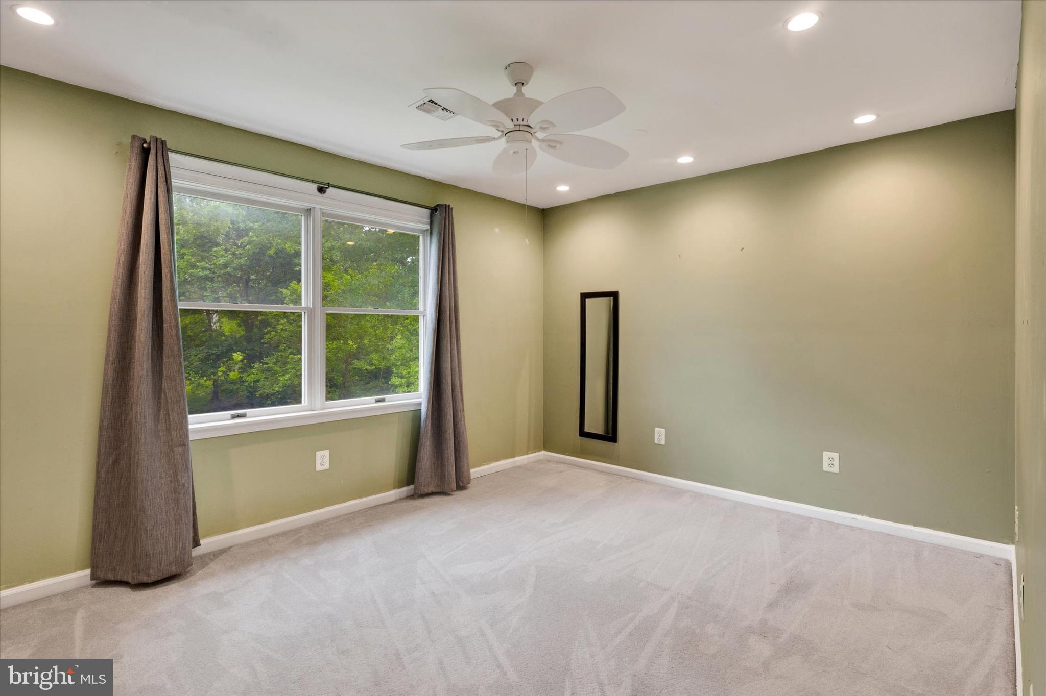 IRONBRIDGE EST - Residential