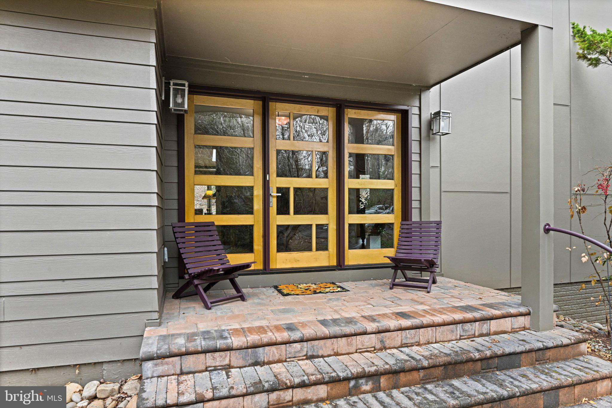 11698 FOX GLEN DRIVE