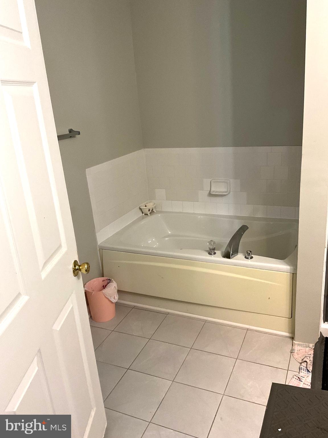 COVINGTON CONDOMINIUMS - Residential