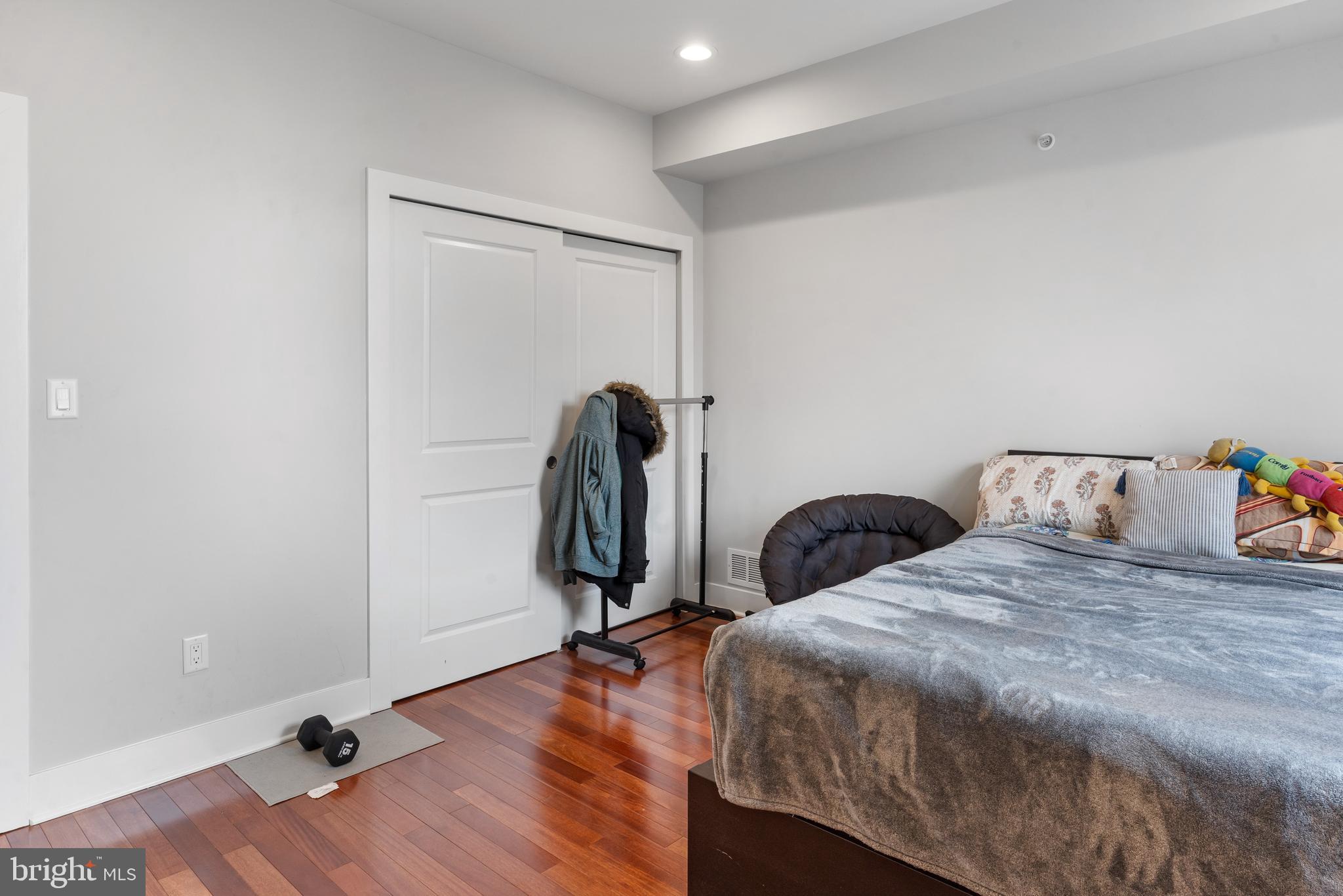 PHILADELPHIA - Residential