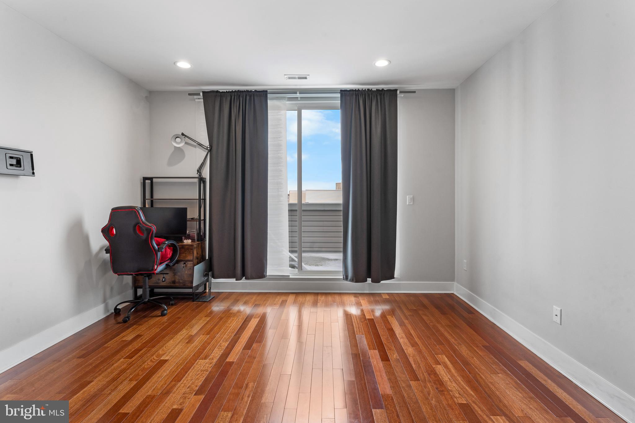 PHILADELPHIA - Residential