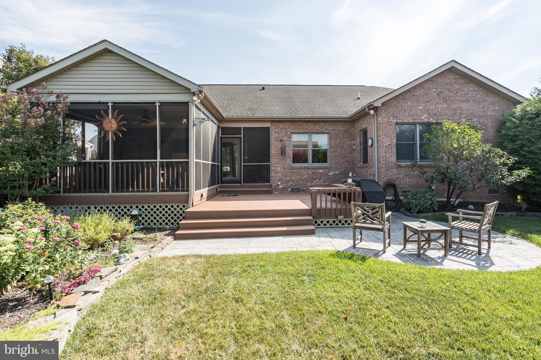 WAKELAND MANOR - Residential