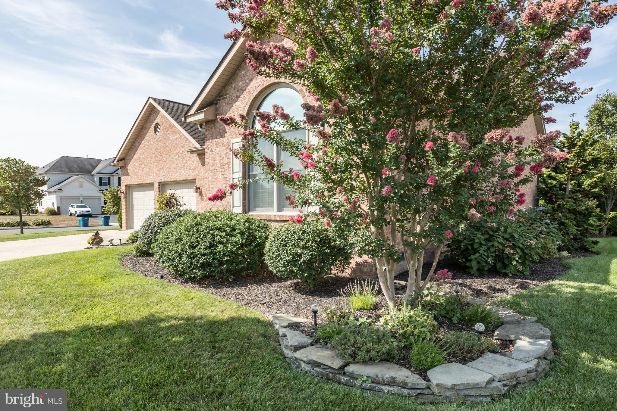 WAKELAND MANOR - Residential