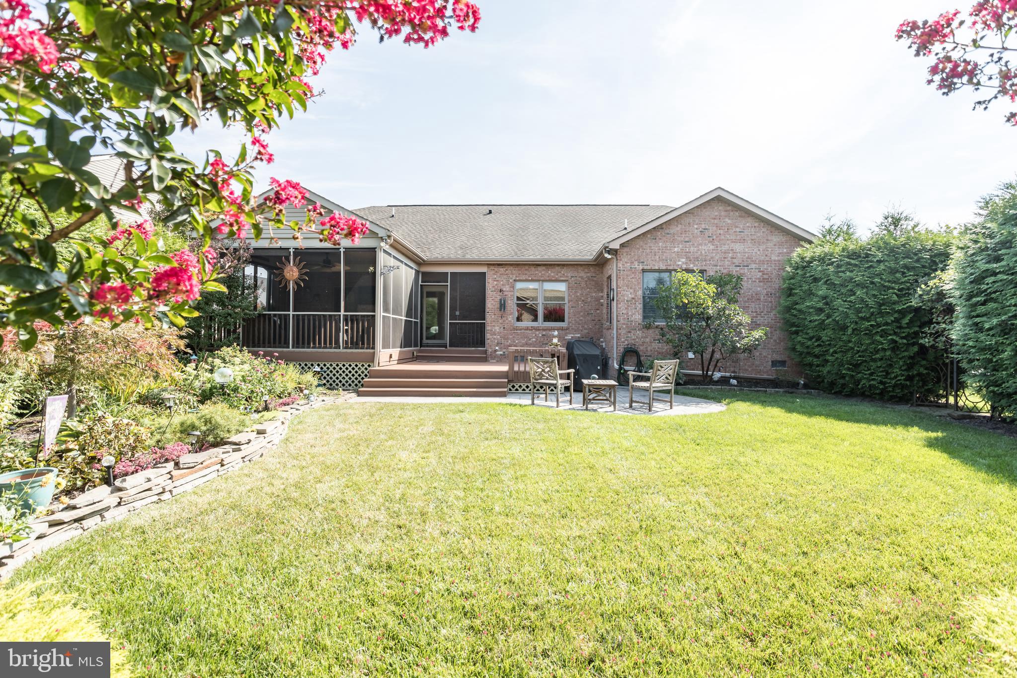 WAKELAND MANOR - Residential