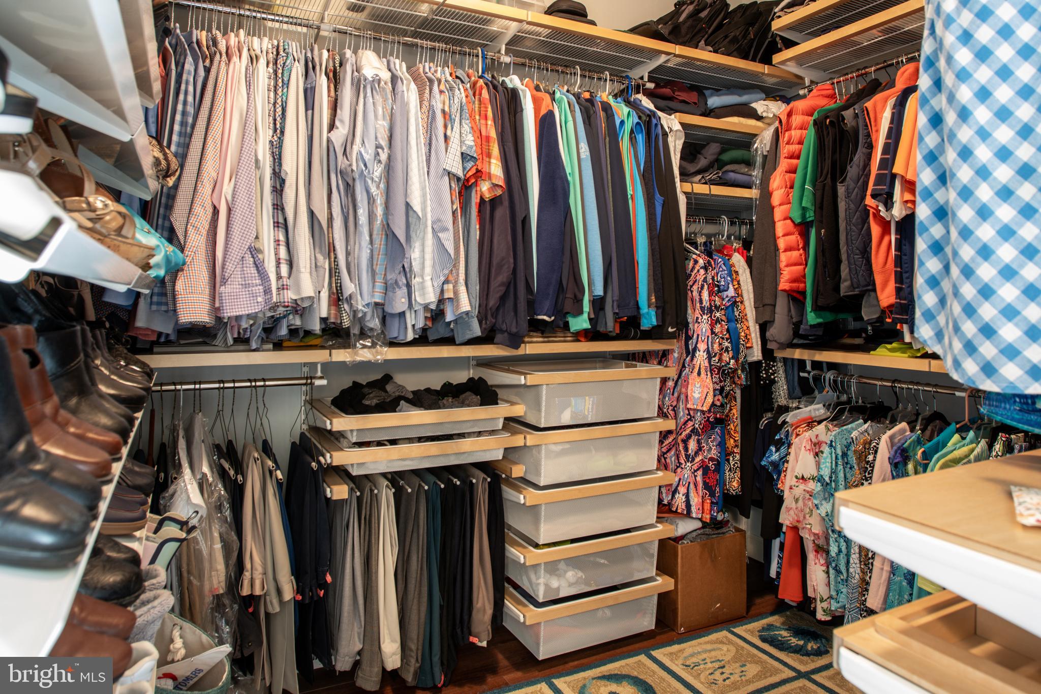 WAKELAND MANOR - Residential