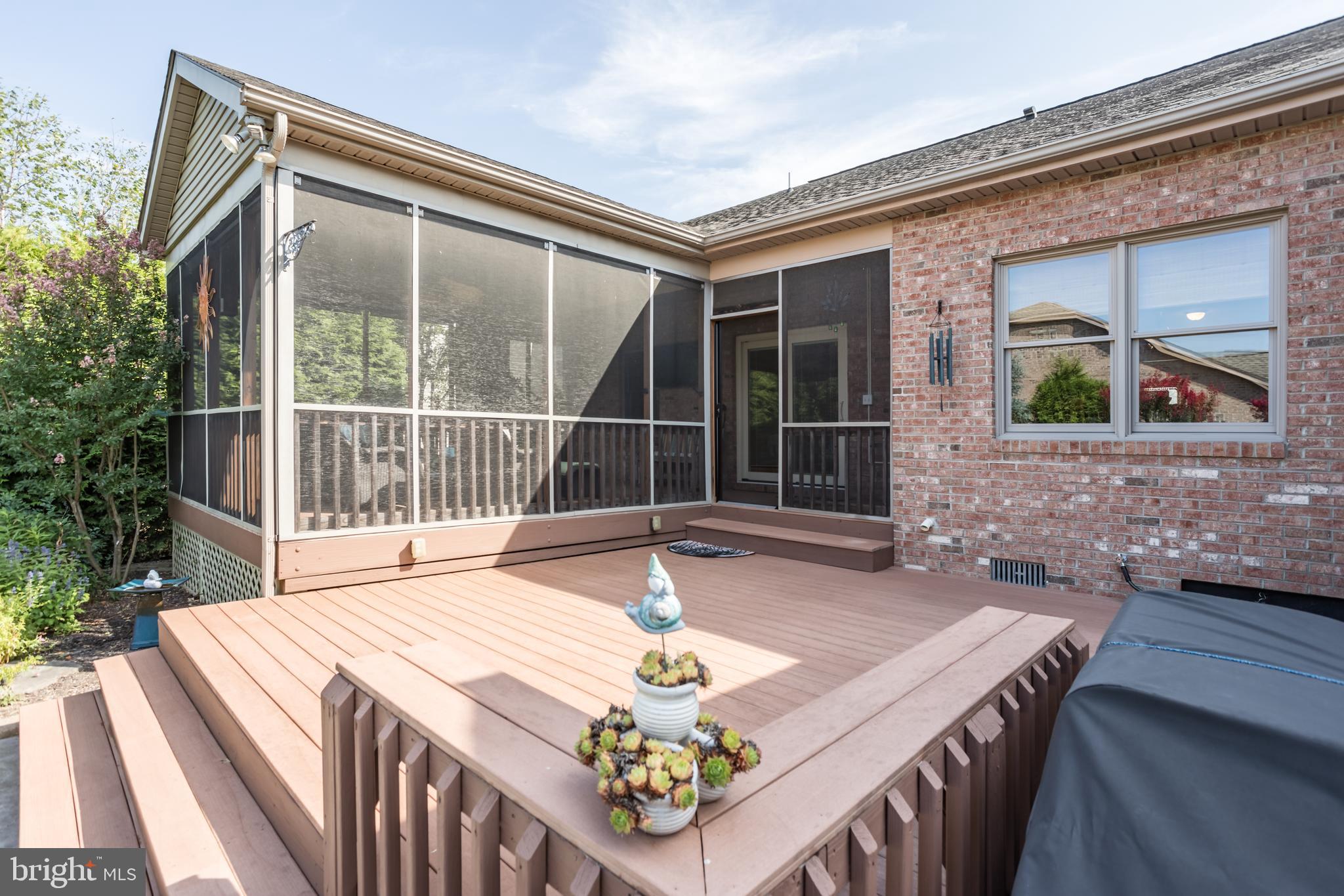 WAKELAND MANOR - Residential