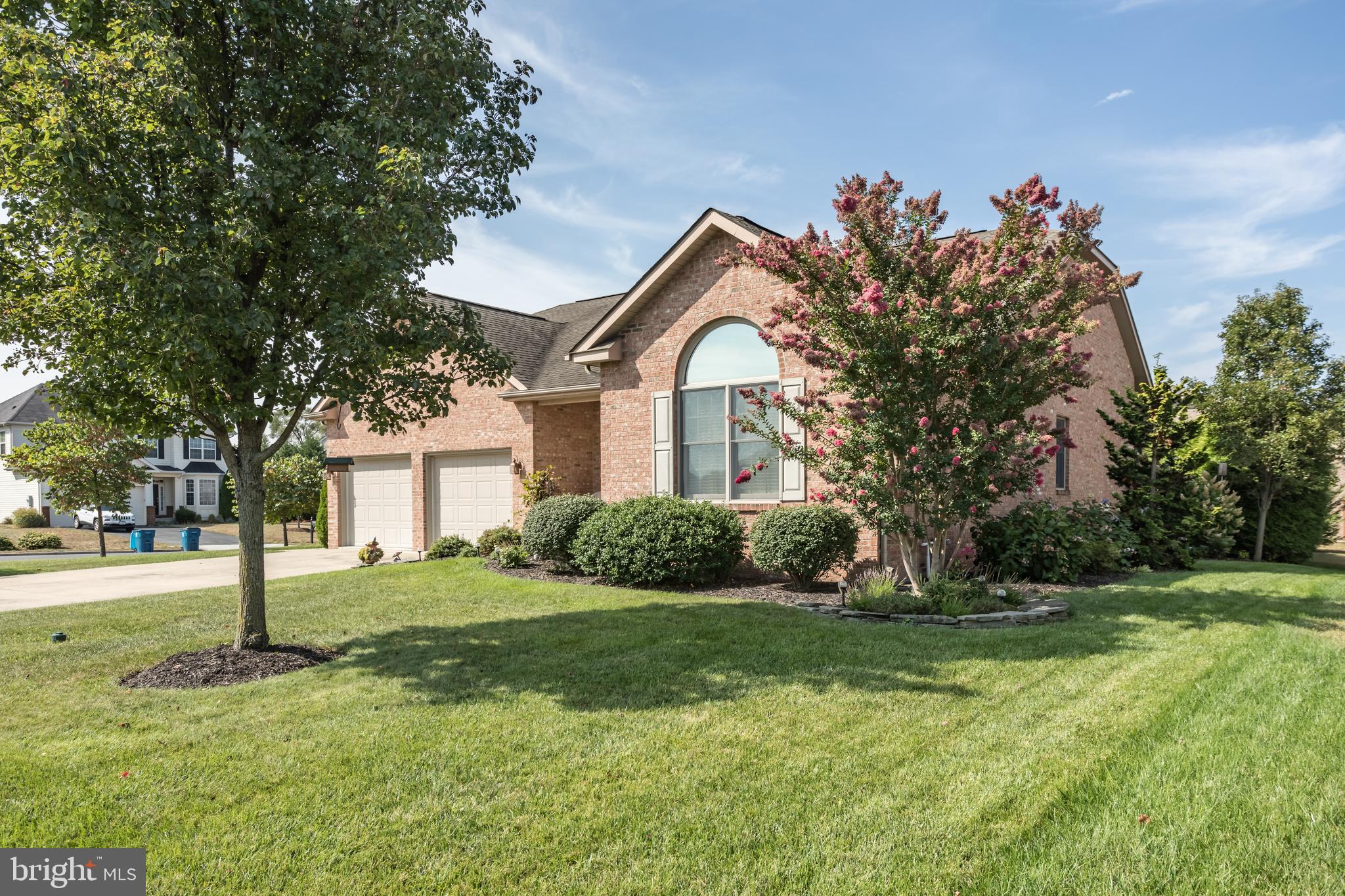 WAKELAND MANOR - Residential