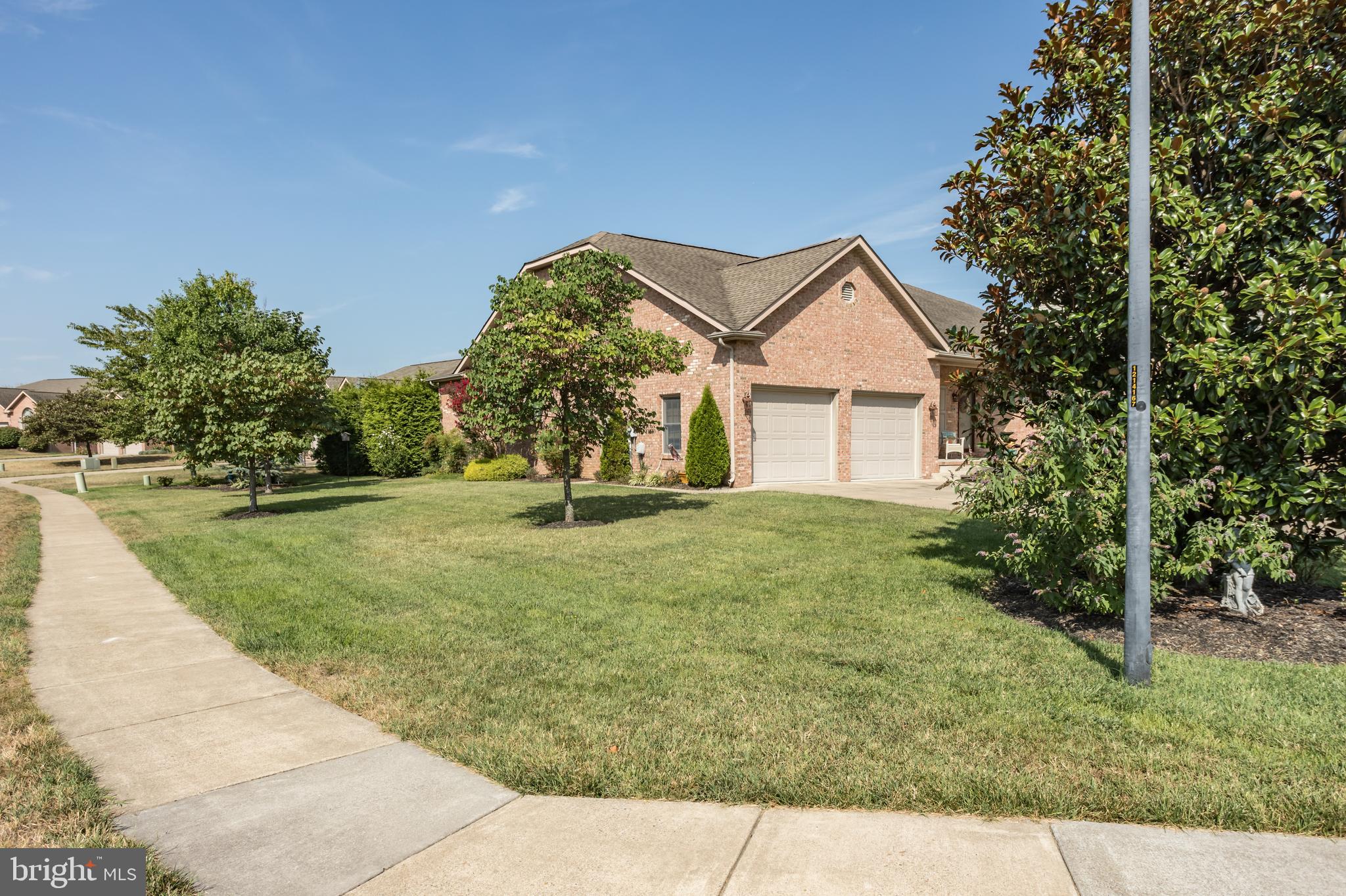 WAKELAND MANOR - Residential