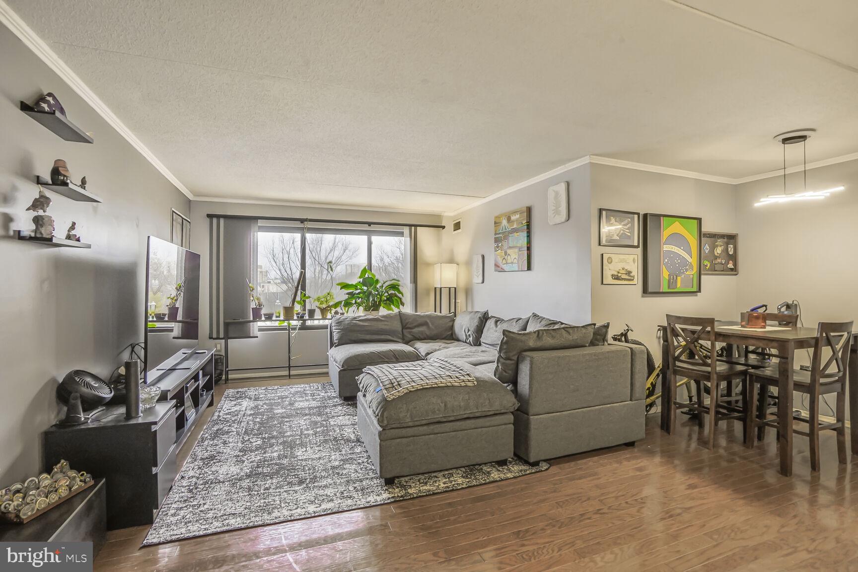 SENTINEL OF LANDMARK - Residential