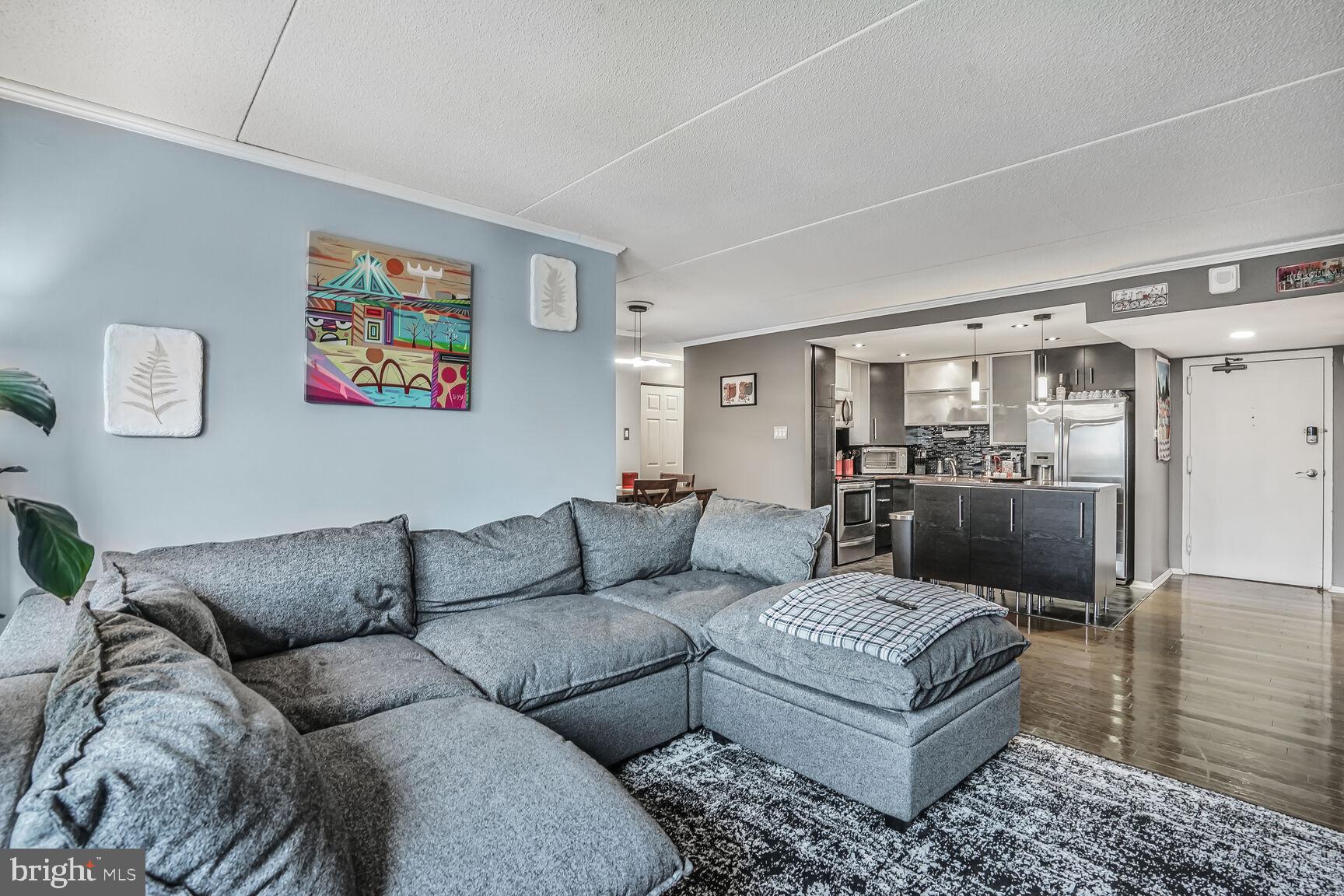 SENTINEL OF LANDMARK - Residential