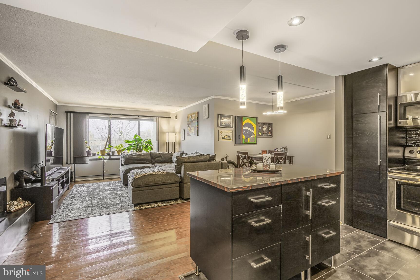 SENTINEL OF LANDMARK - Residential