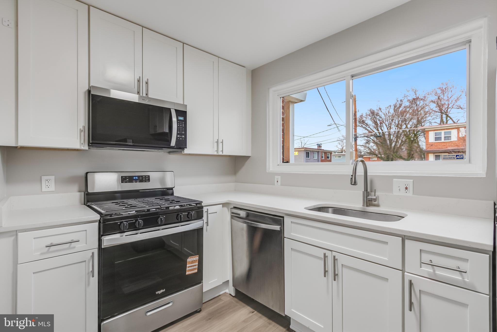 GLASSMANOR - Residential