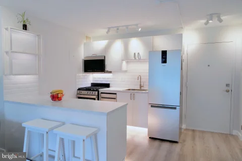 MLS: VAAX2063086