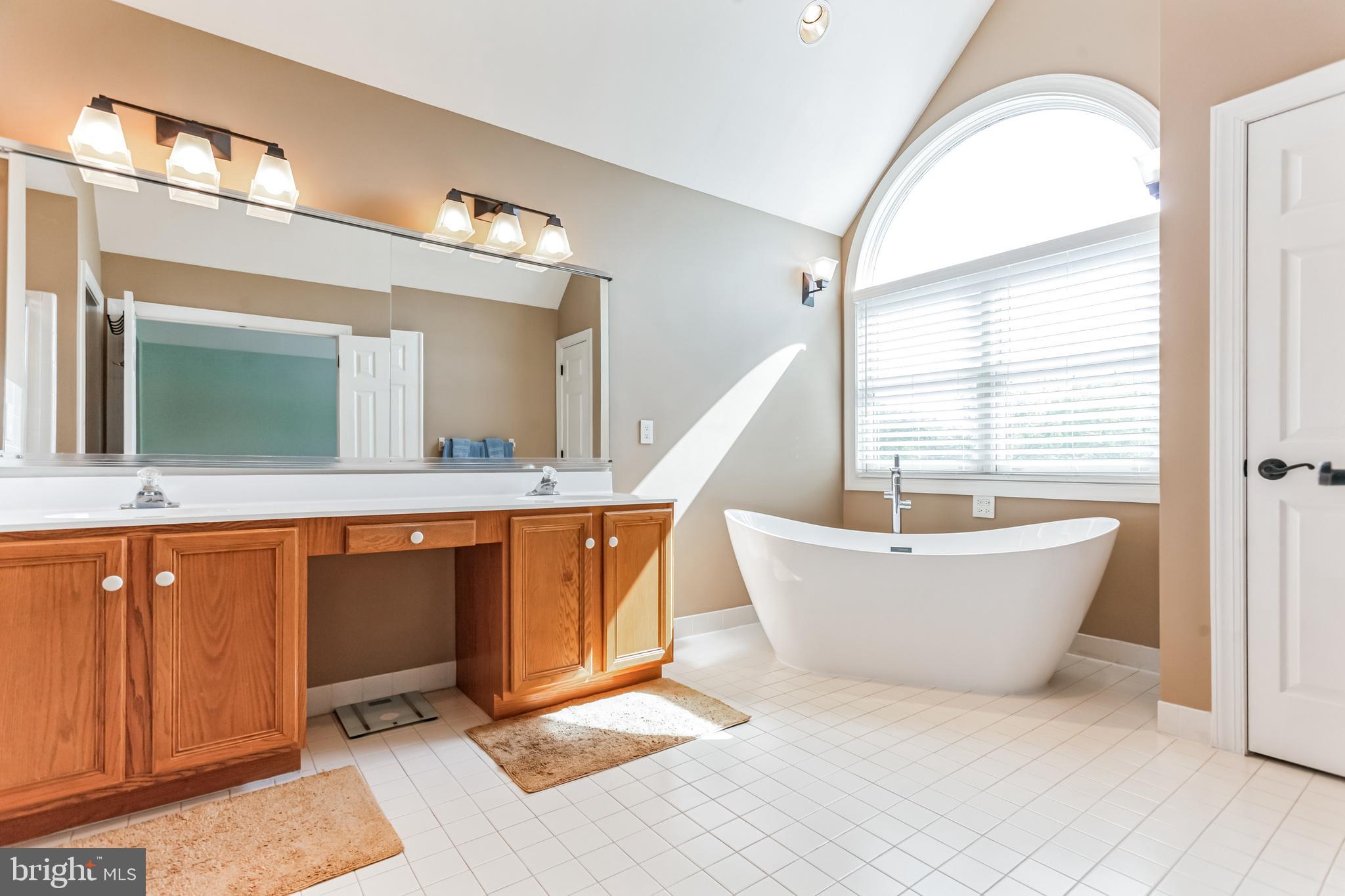 RIDINGS OF HORSHAM - Residential