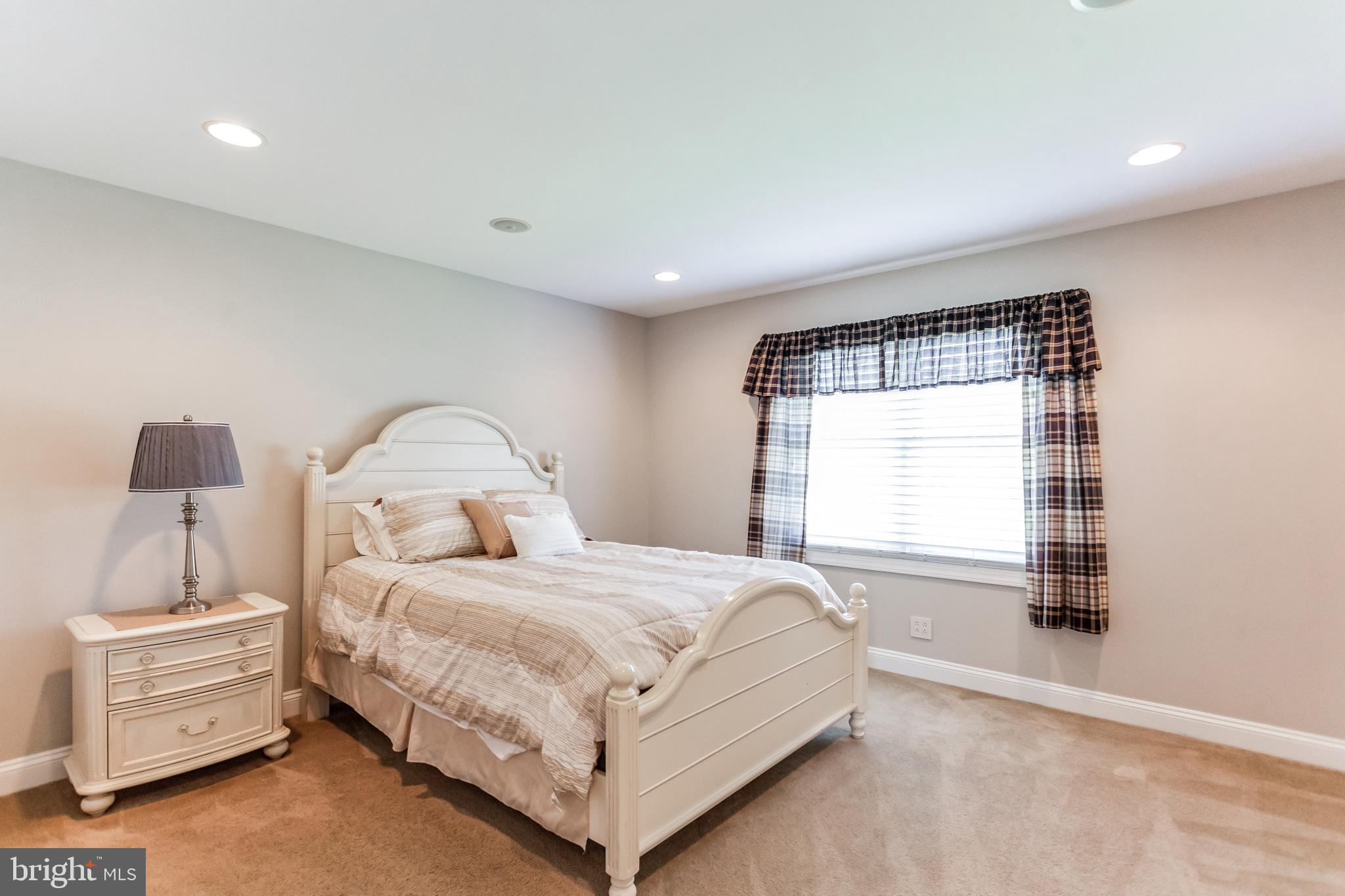 RIDINGS OF HORSHAM - Residential