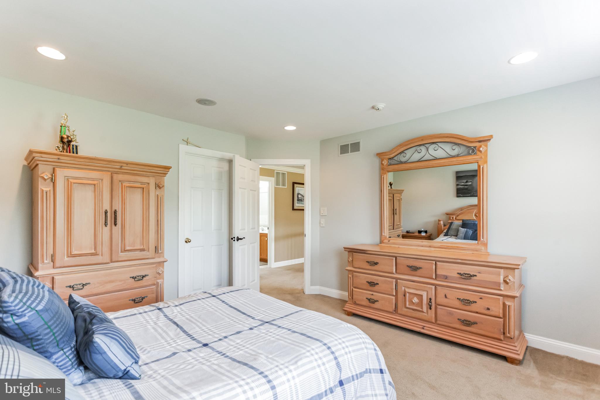 RIDINGS OF HORSHAM - Residential