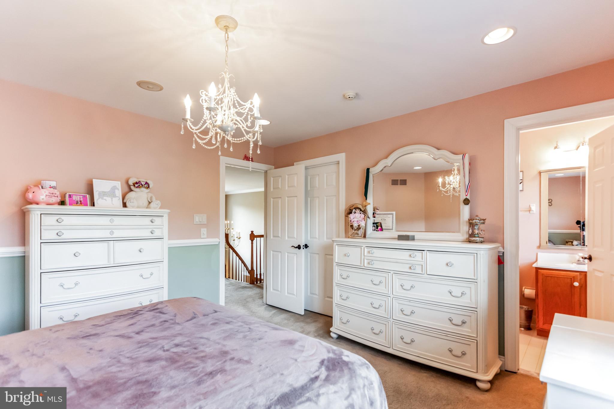 RIDINGS OF HORSHAM - Residential