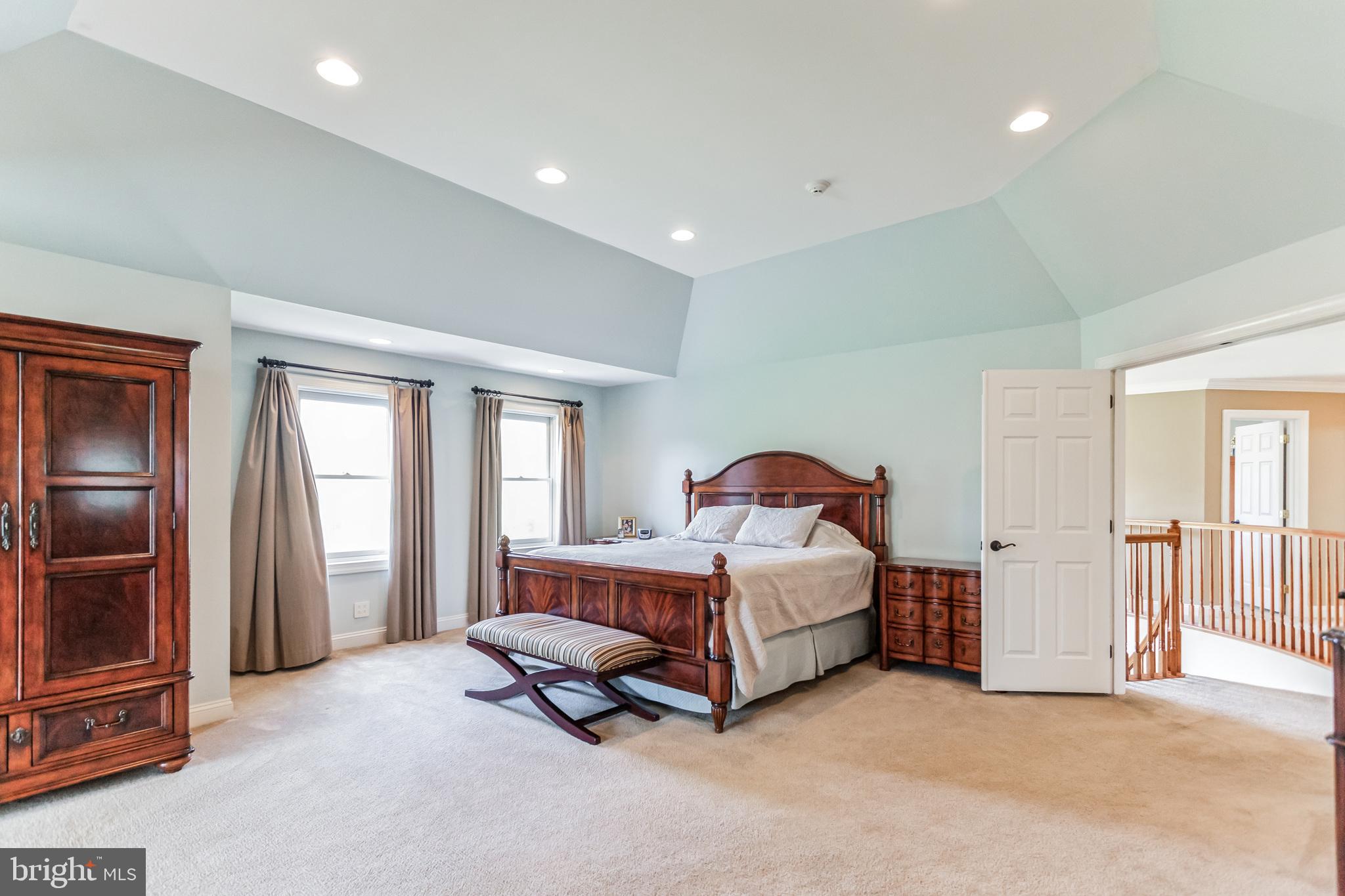 RIDINGS OF HORSHAM - Residential