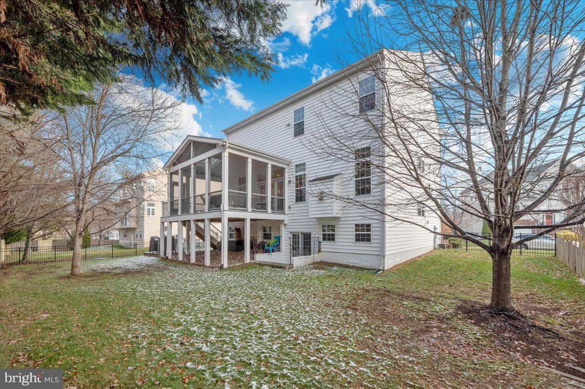 HERNDON CROSSING - Residential