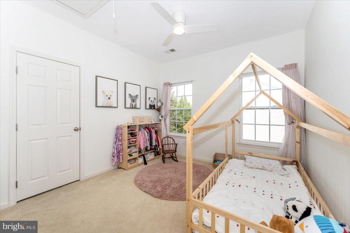 HERNDON CROSSING - Residential