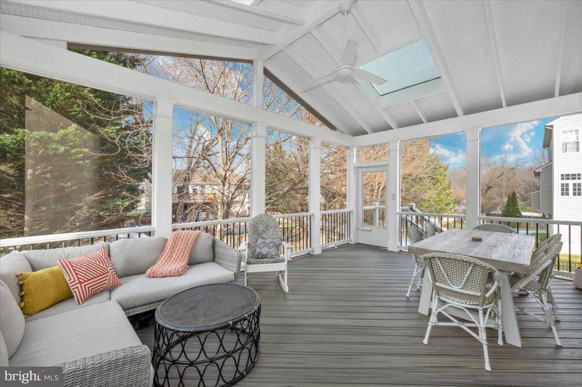 HERNDON CROSSING - Residential