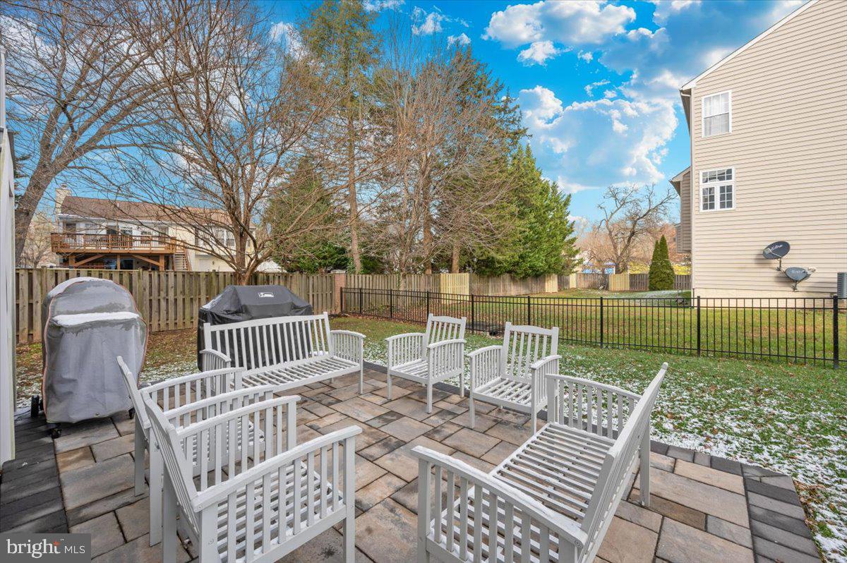 HERNDON CROSSING - Residential