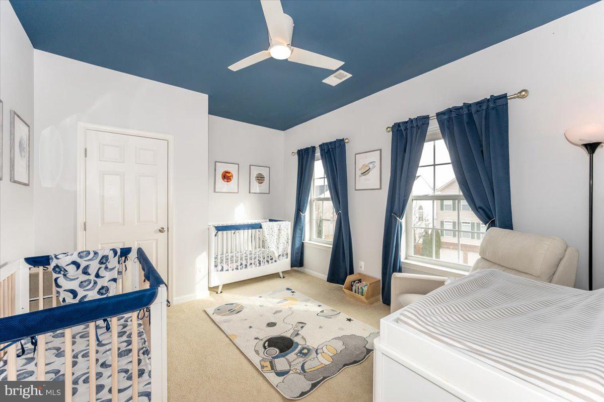 HERNDON CROSSING - Residential