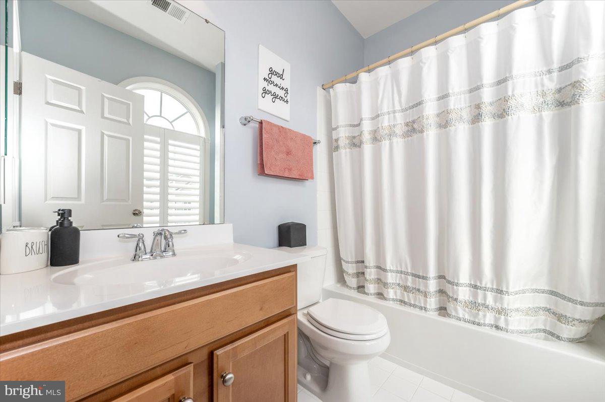 HERNDON CROSSING - Residential