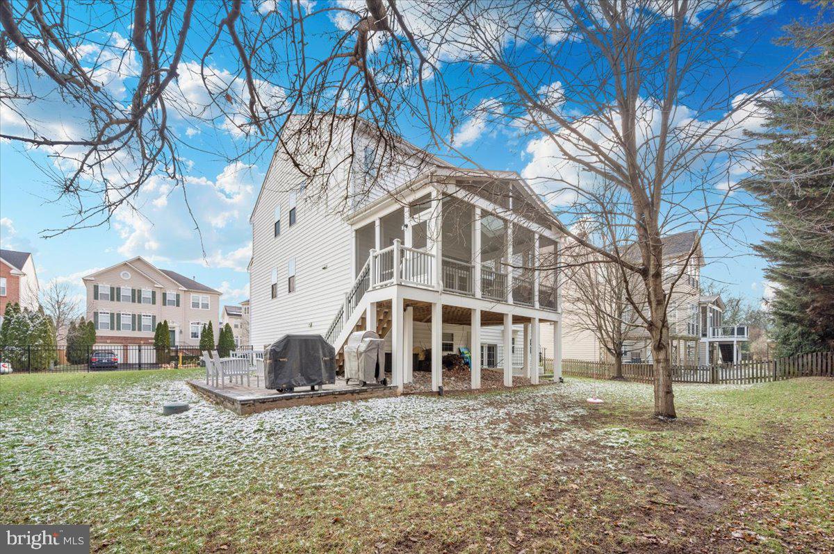 HERNDON CROSSING - Residential