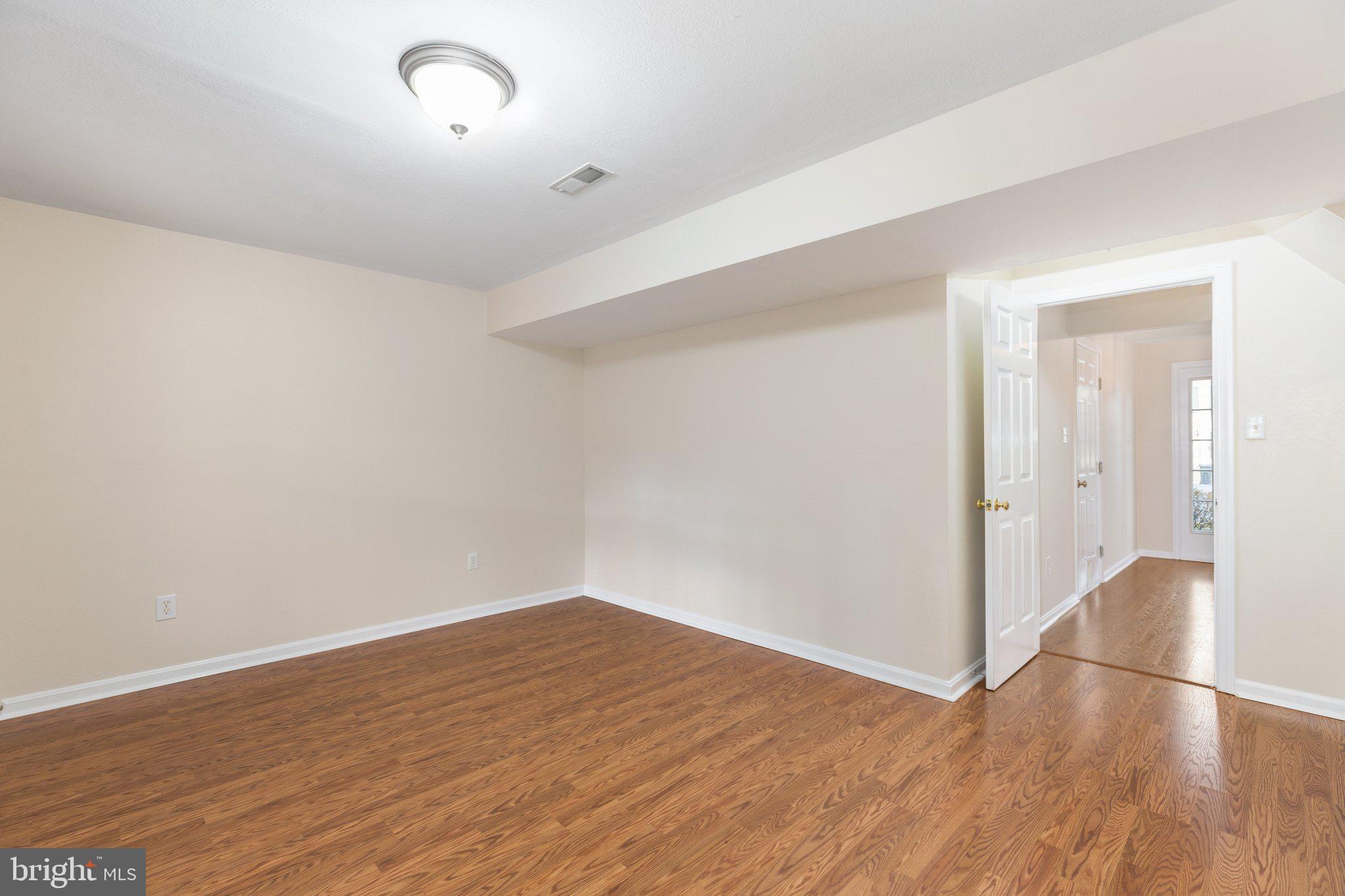 TURNBERRY VILLAGE - Residential Lease