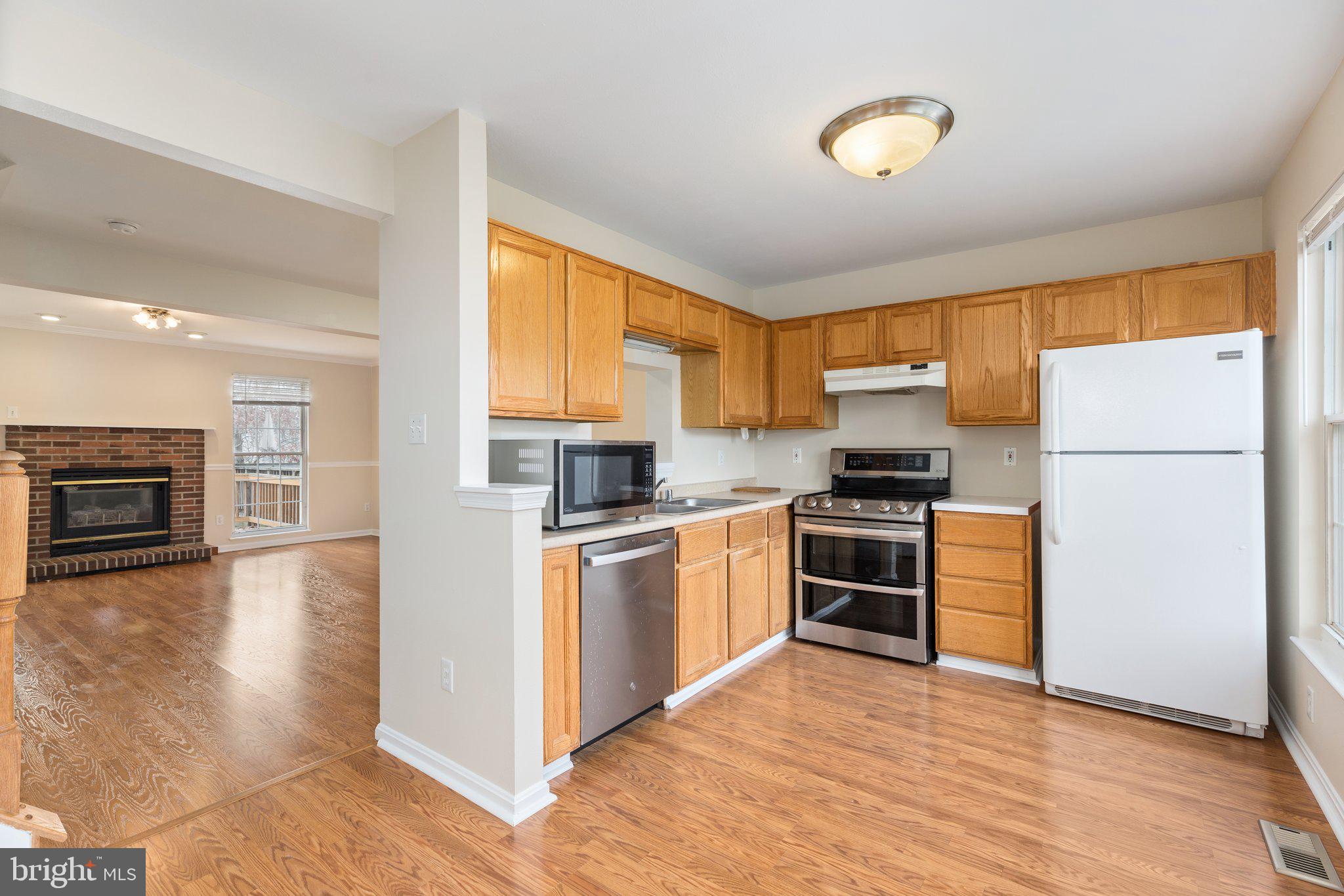 TURNBERRY VILLAGE - Residential Lease