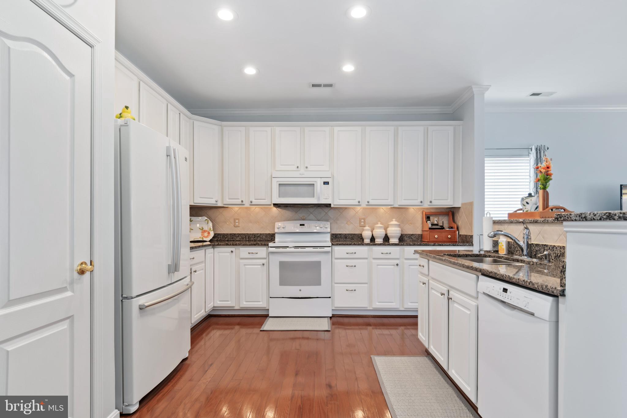 SYMPHONY VILLAGE AT CENTREVILLE - Residential