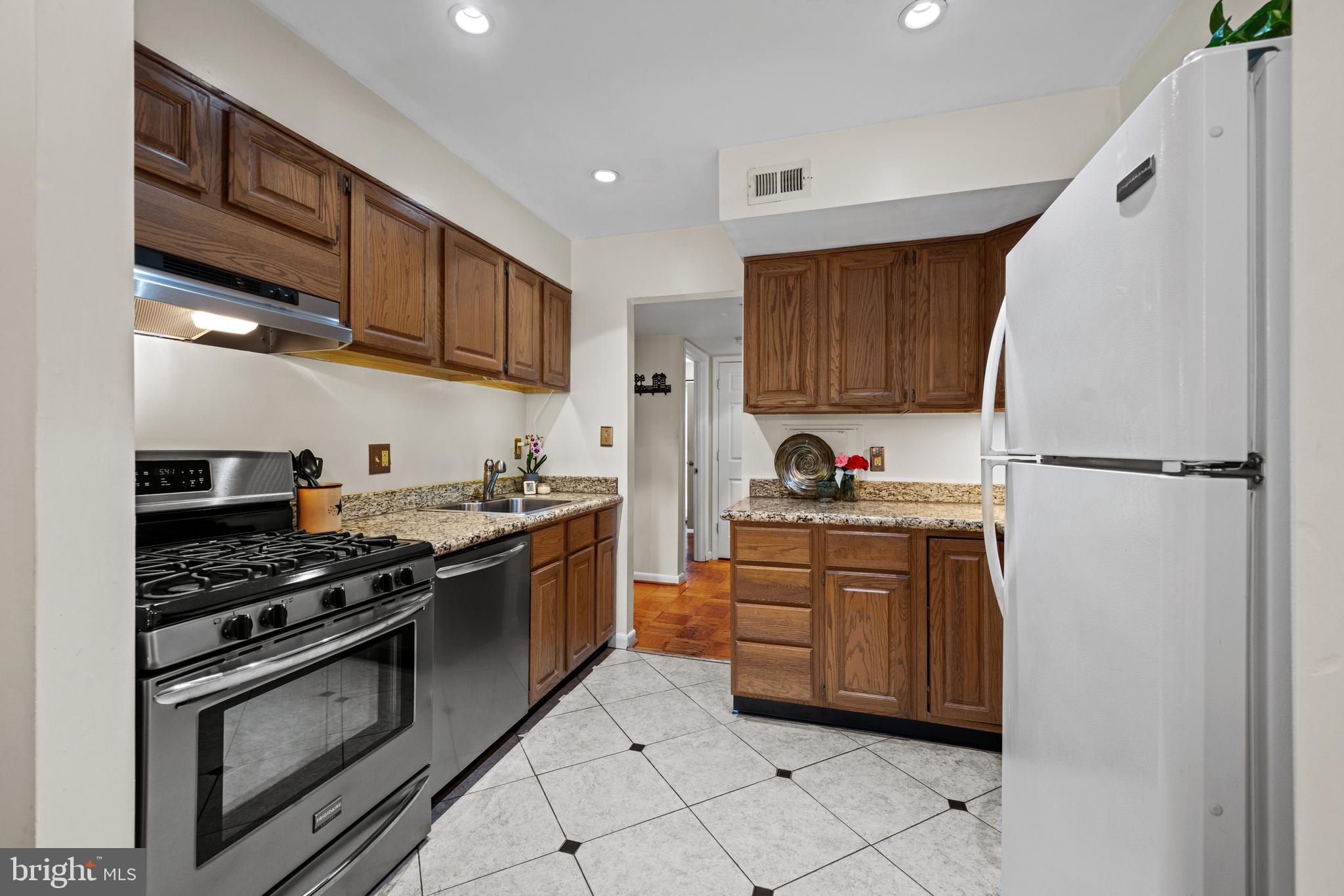 BRYANT GARDENS - Residential