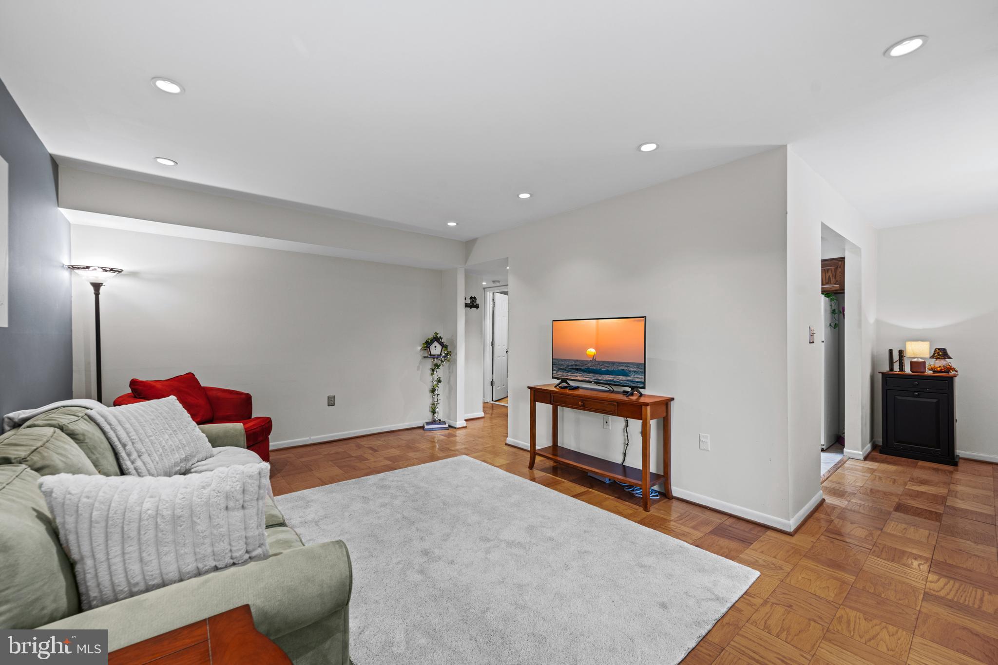 BRYANT GARDENS - Residential