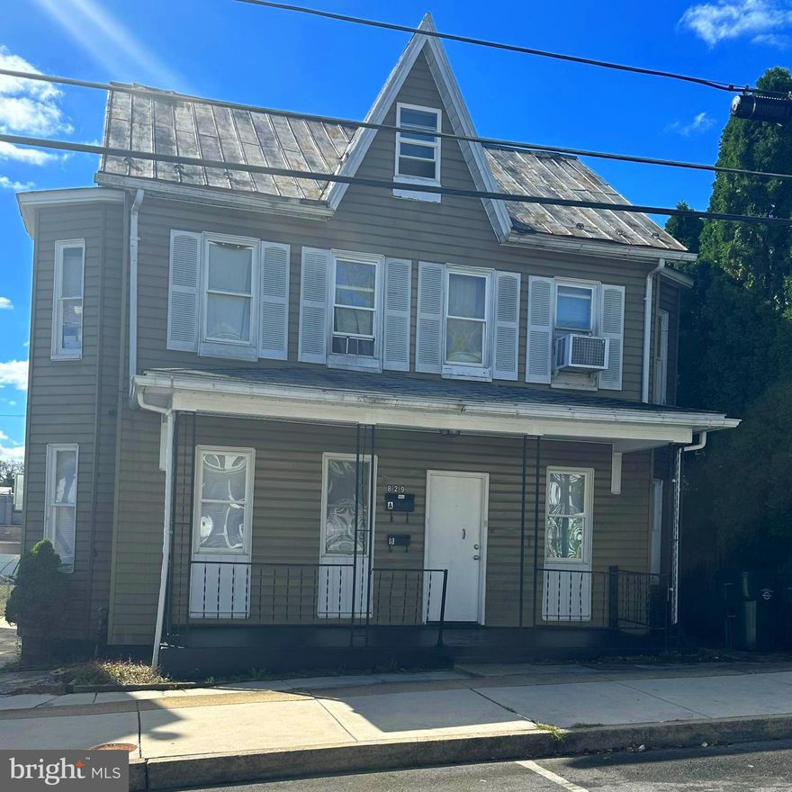 First floor 2 bedroom, 1 bath apartment available for rent in Hagerstown.  Large windows offer a lot of light, separate dining room, washer/dryer hook-ups, shared lawn and more.  Pets are accepted with strong application and monthly pet rent.  Maximum 2 pets.  Breed restrictions will apply.  Contact us today to schedule a tour.