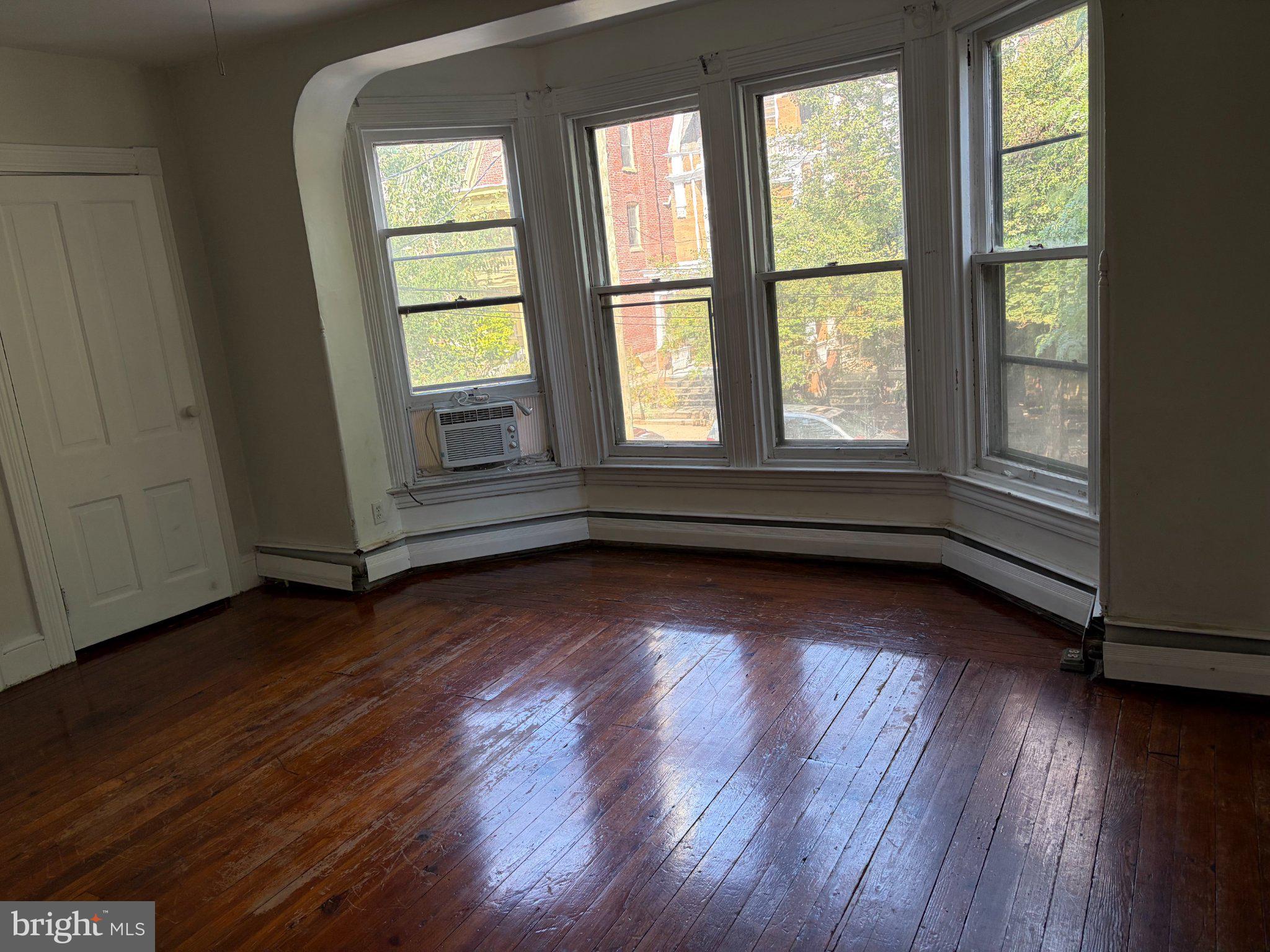 610 W CHESTNUT STREET