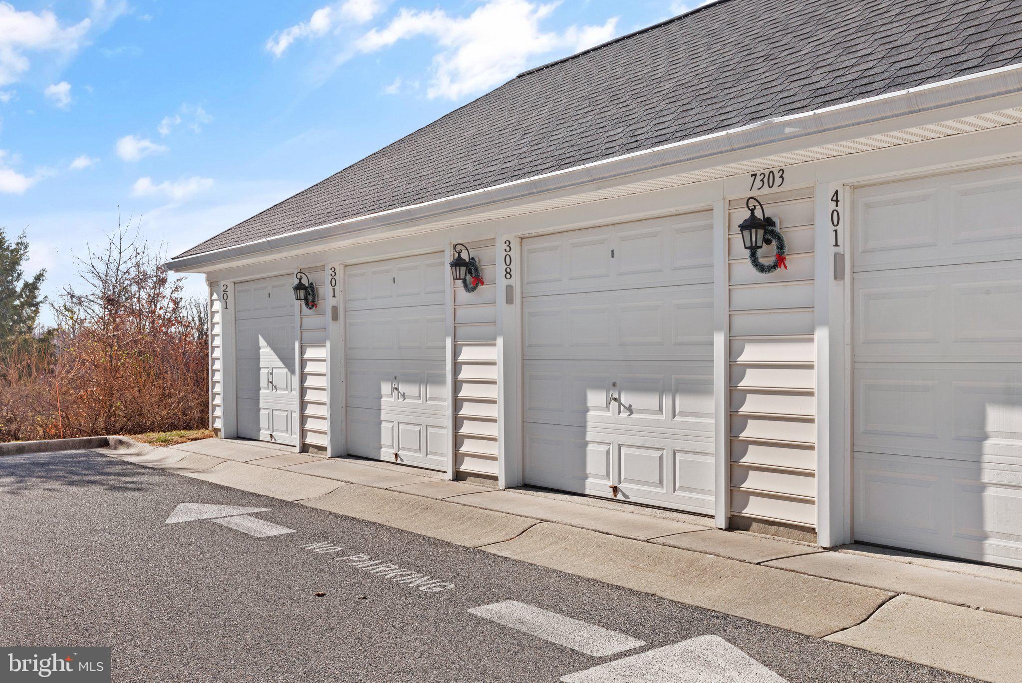 GATHERINGS AT LYNDWOOD - Residential