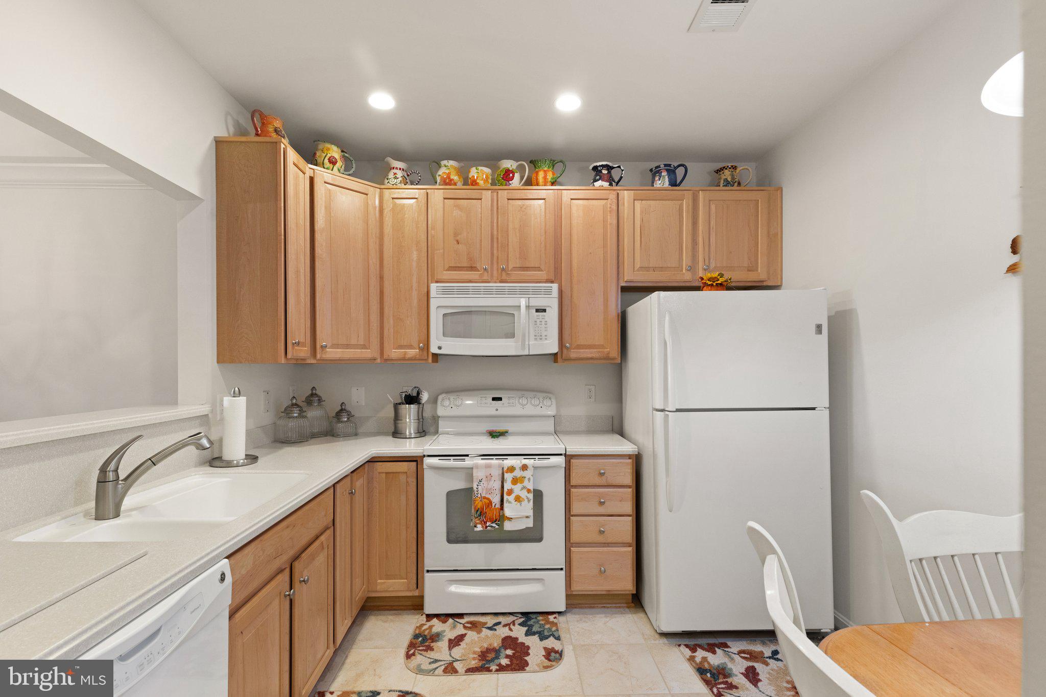 GATHERINGS AT LYNDWOOD - Residential