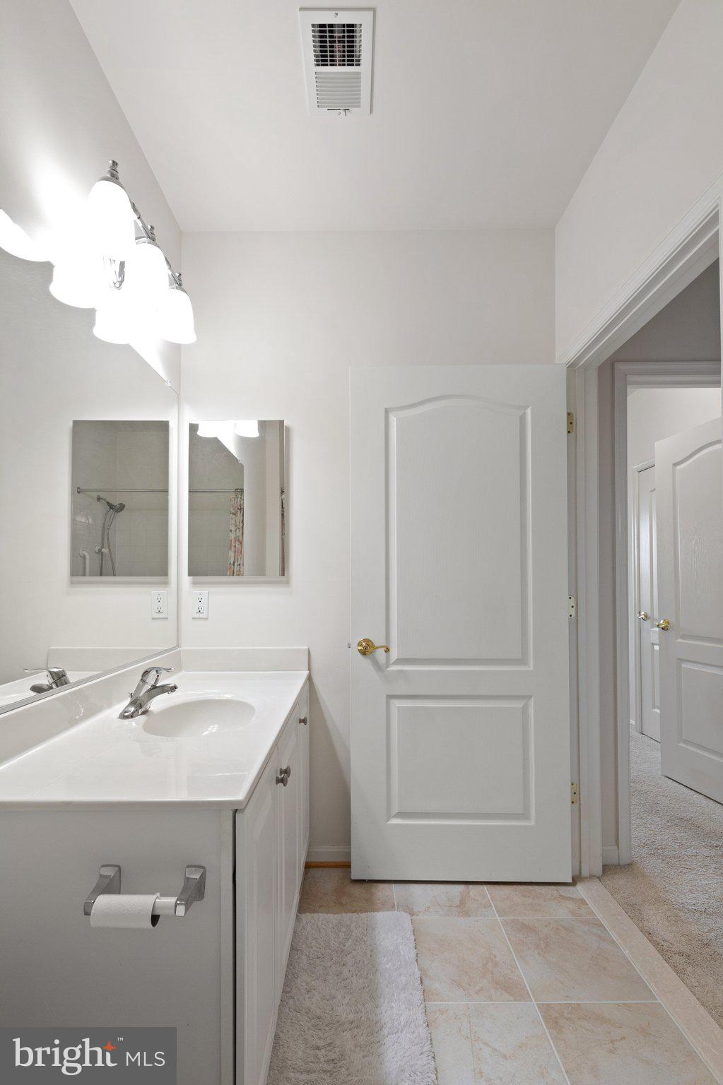 GATHERINGS AT LYNDWOOD - Residential